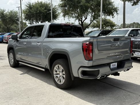 Used 2025 GMC Sierra 1500 Denali w/ Denali Reserve Package AWD/4WD image 7