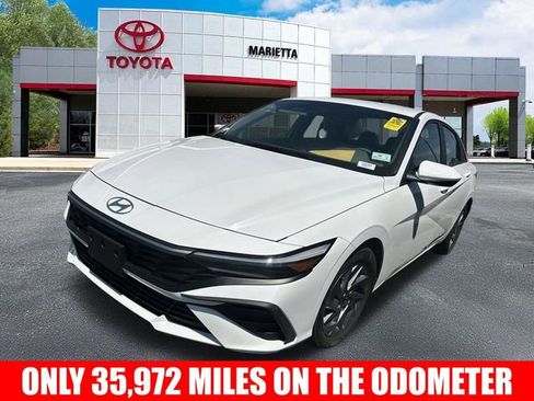 Used 2024 Hyundai Elantra SEL image 3