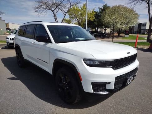 Used 2023 Jeep Grand Cherokee L Limited w/ Luxury Tech Group II AWD/4WD image 2