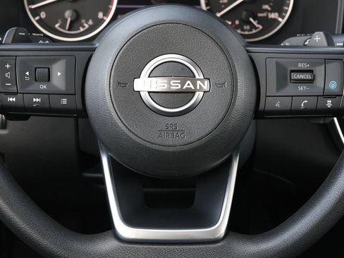 Used 2024 Nissan Rogue SV FWD image 16
