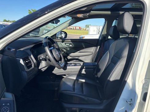 Used 2023 Nissan Rogue SL w/ SL Premium Package AWD/4WD image 16