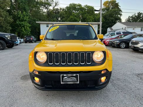 Used 2015 Jeep Renegade Latitude FWD image 2