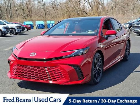 Used 2025 Toyota Camry XSE FWD image 4