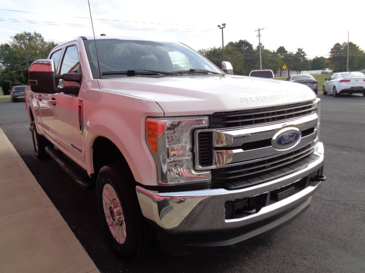 Used 2017 Ford F250 XLT AWD/4WD image 4