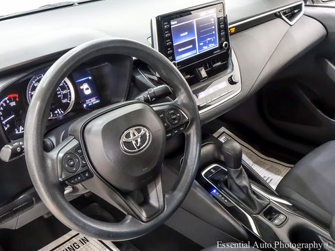 Used 2021 Toyota Corolla LE FWD image 14