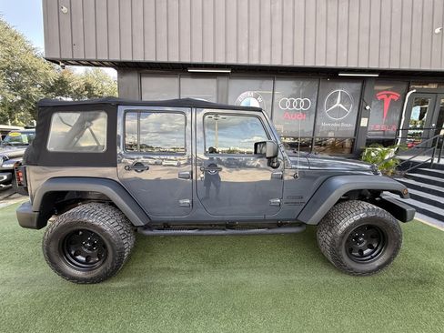 Used 2016 Jeep Wrangler Unlimited Sport AWD/4WD image 8