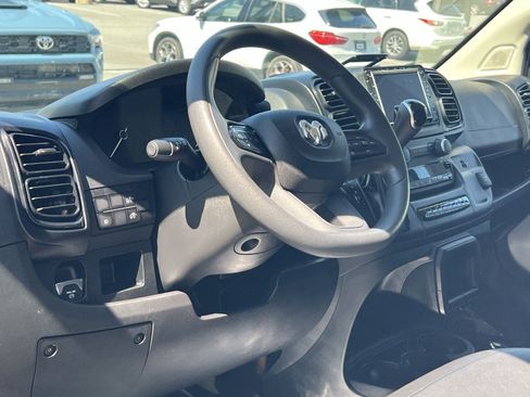 Used 2025 RAM ProMaster 2500 w/ Convenience Group FWD image 15