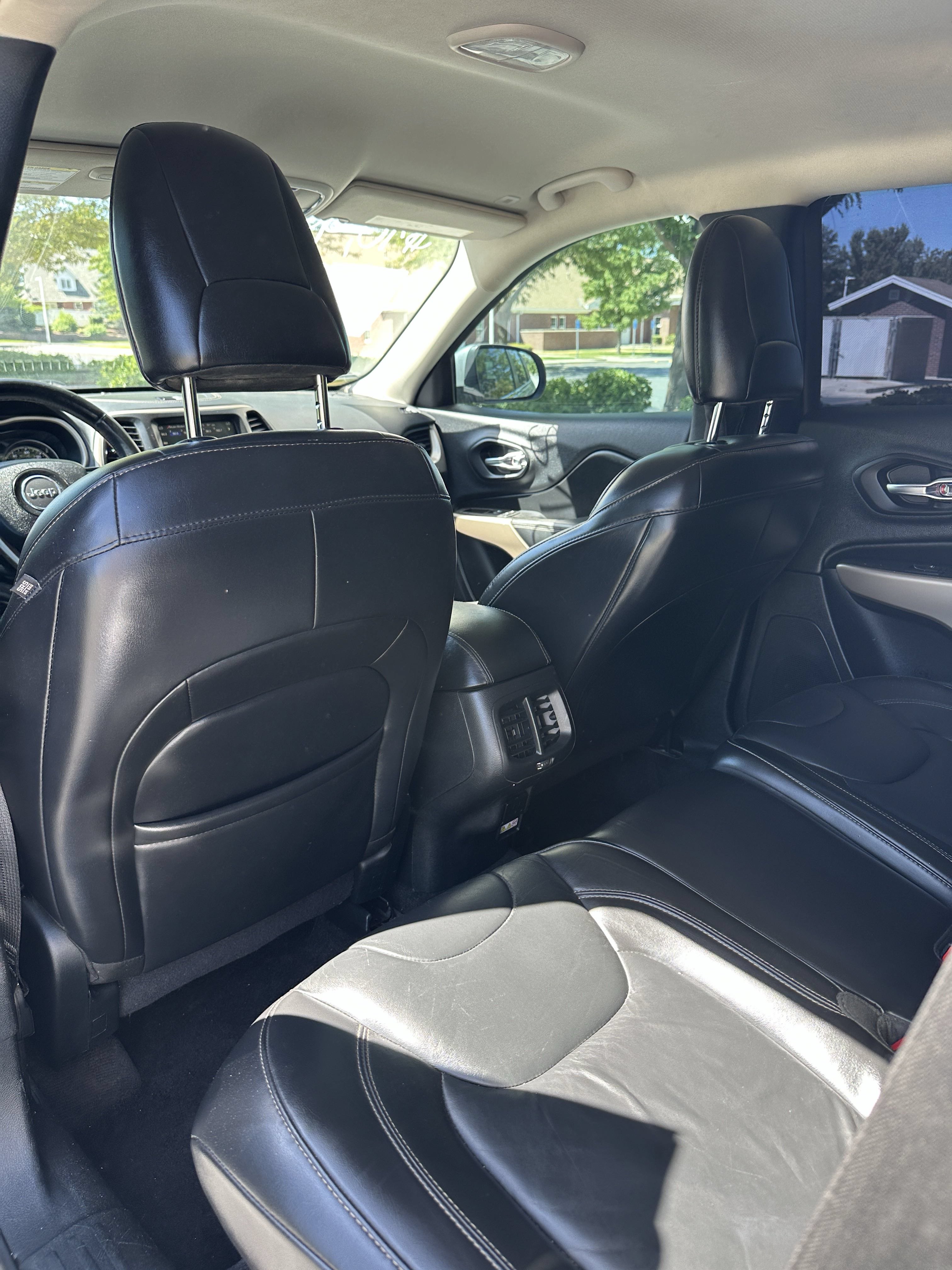 Used 2018 Jeep Cherokee Limited FWD image 22