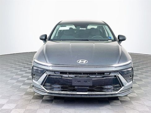 New 2026 Hyundai Sonata SE FWD image 2