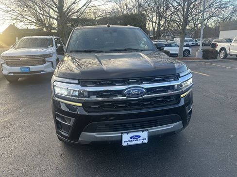 Used 2024 Ford Expedition Limited AWD/4WD image 2