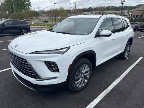 Used 2025 Buick Enclave Preferred image 1