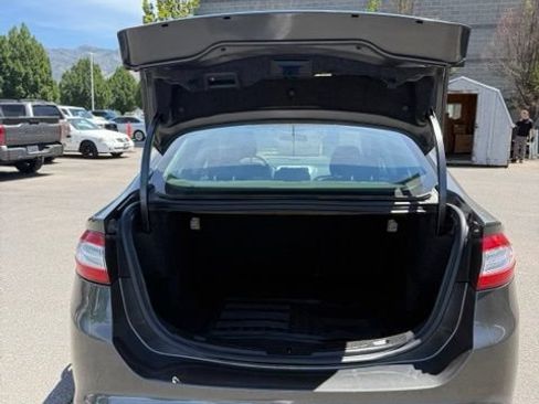 Used 2015 Ford Fusion SE FWD image 10