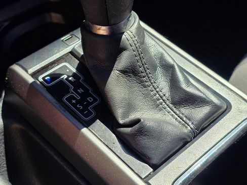 Used 2017 Toyota Tacoma TRD Sport w/ Tow Package image 40