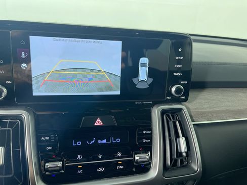 Used 2022 Kia Sorento EX w/ Panoramic Sunroof Package FWD image 27