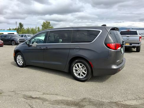 Certified 2023 Chrysler Voyager LX FWD image 6