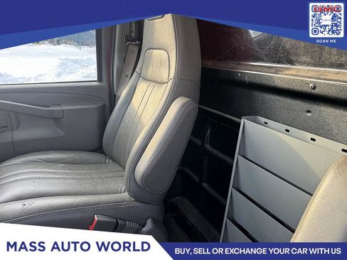 Used 2019 GMC Savana 2500 w/ Driver Convenience Package image 9