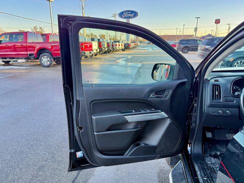 Used 2021 Chevrolet Colorado LT w/ LT Convenience Package image 13