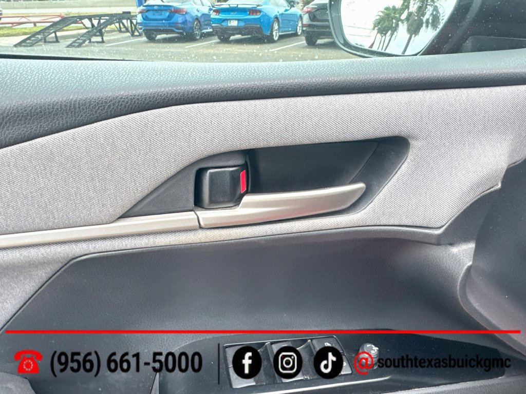 Used 2025 Toyota Camry LE w/ Convenience Package FWD image 10