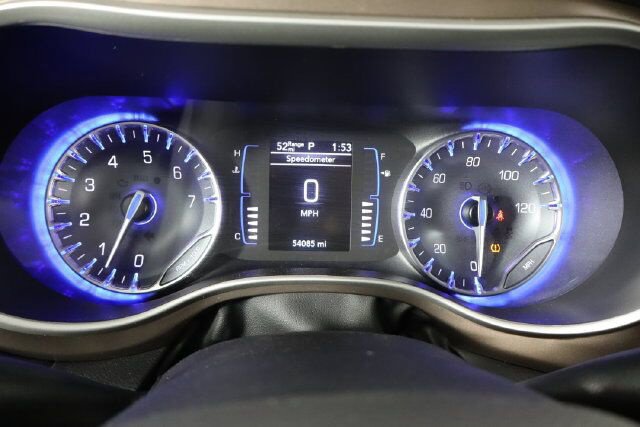 Used 2023 Chrysler Voyager LX FWD image 14