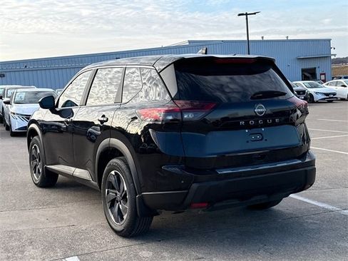 Used 2025 Nissan Rogue SV image 7