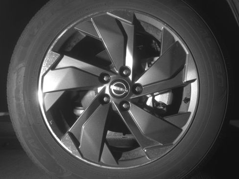 Used 2025 Nissan Rogue SV FWD image 13