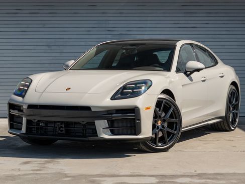 New 2026 Porsche Panamera RWD image 1
