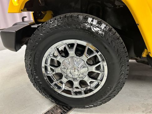 Used 2015 Jeep Wrangler Sahara w/ Dual Top Group image 9