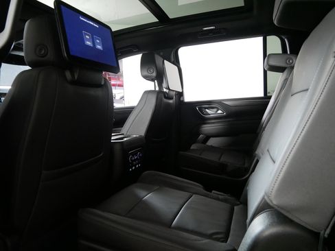 Certified 2024 Chevrolet Suburban Z71 w/ Z71 Off-Road Package AWD/4WD image 32
