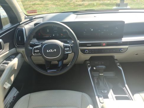Certified 2025 Kia Sorento X-Line EX AWD/4WD image 9