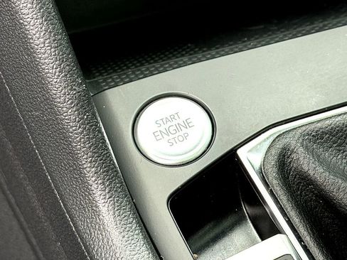 Used 2022 Volkswagen Taos SE image 20