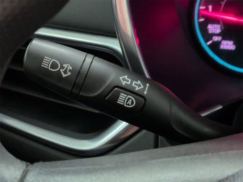 Used 2020 Chevrolet Equinox LT image 25