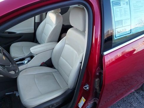 Certified 2021 Chevrolet Malibu LT w/ Leather Package image 11