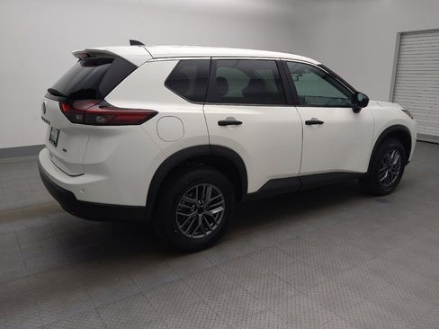 Used 2024 Nissan Rogue S AWD/4WD image 10