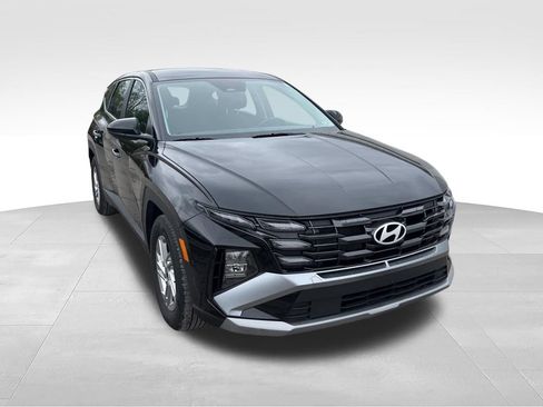 Used 2025 Hyundai Tucson SE FWD image 4