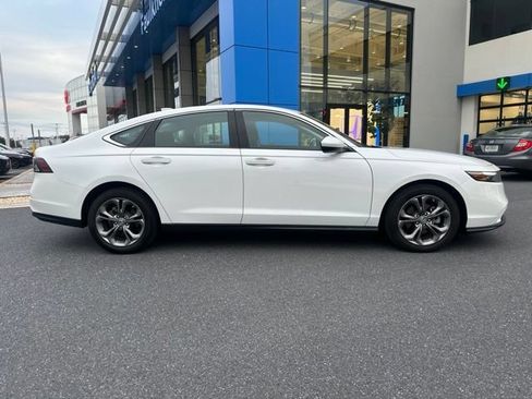Used 2023 Honda Accord EX image 8
