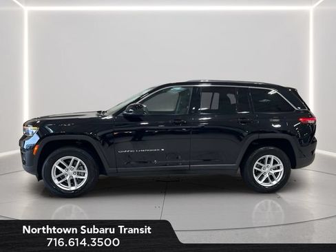 Used 2023 Jeep Grand Cherokee Laredo w/ Luxury Tech Group I AWD/4WD image 2