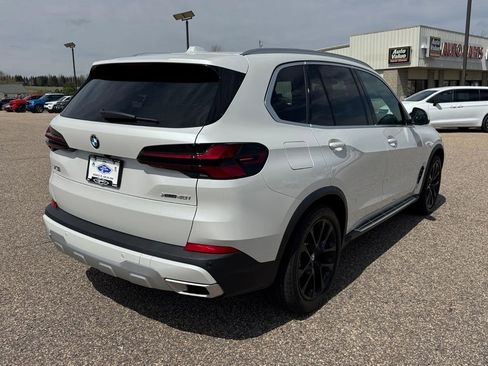 Used 2024 BMW X5 xDrive40i w/ Premium Package AWD/4WD image 4