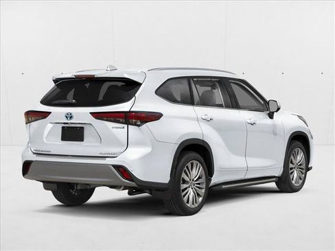 New 2026 Toyota Highlander Platinum AWD/4WD image 2