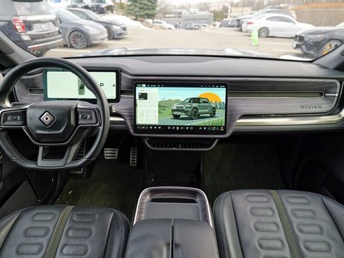 Used 2022 Rivian R1T Adventure image 42