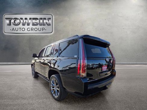 Used 2019 Cadillac Escalade Premium Luxury w/ Escalade Sport Edition AWD/4WD image 6