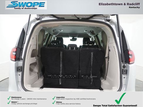 Certified 2024 Chrysler Pacifica Touring-L image 26