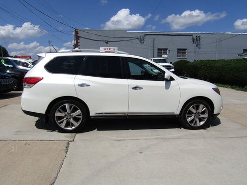 Used 2016 Nissan Pathfinder Platinum AWD/4WD image 6