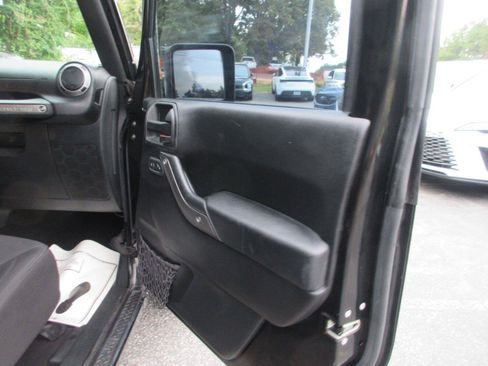 Used 2017 Jeep Wrangler Unlimited Sport w/ Quick Order Package 24S AWD/4WD image 15