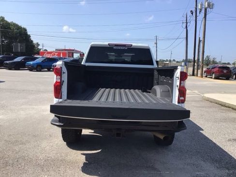 Used 2022 Chevrolet Silverado 2500 Custom w/ Custom Convenience Package AWD/4WD image 5