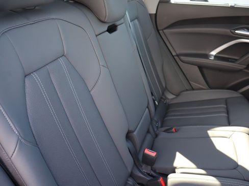 Used 2025 Audi Q5 Prestige AWD/4WD image 28