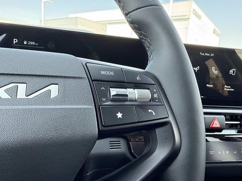 New 2026 Kia Sportage LX FWD image 24