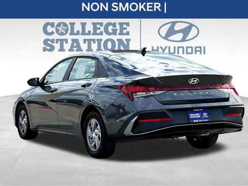Used 2024 Hyundai Elantra SE image 6