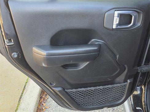 Used 2021 Jeep Gladiator Mojave image 37