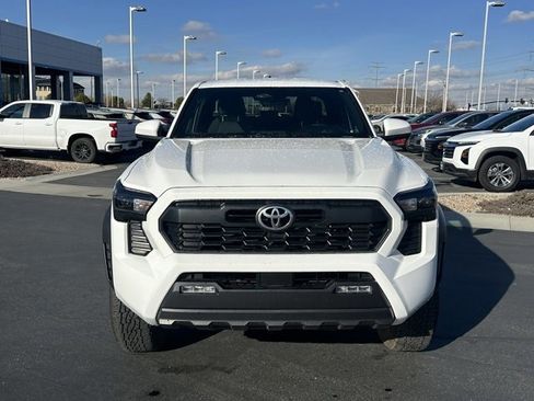 Used 2025 Toyota Tacoma TRD Off-Road image 34