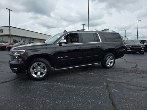 Used 2017 Chevrolet Suburban Premier AWD/4WD image 3